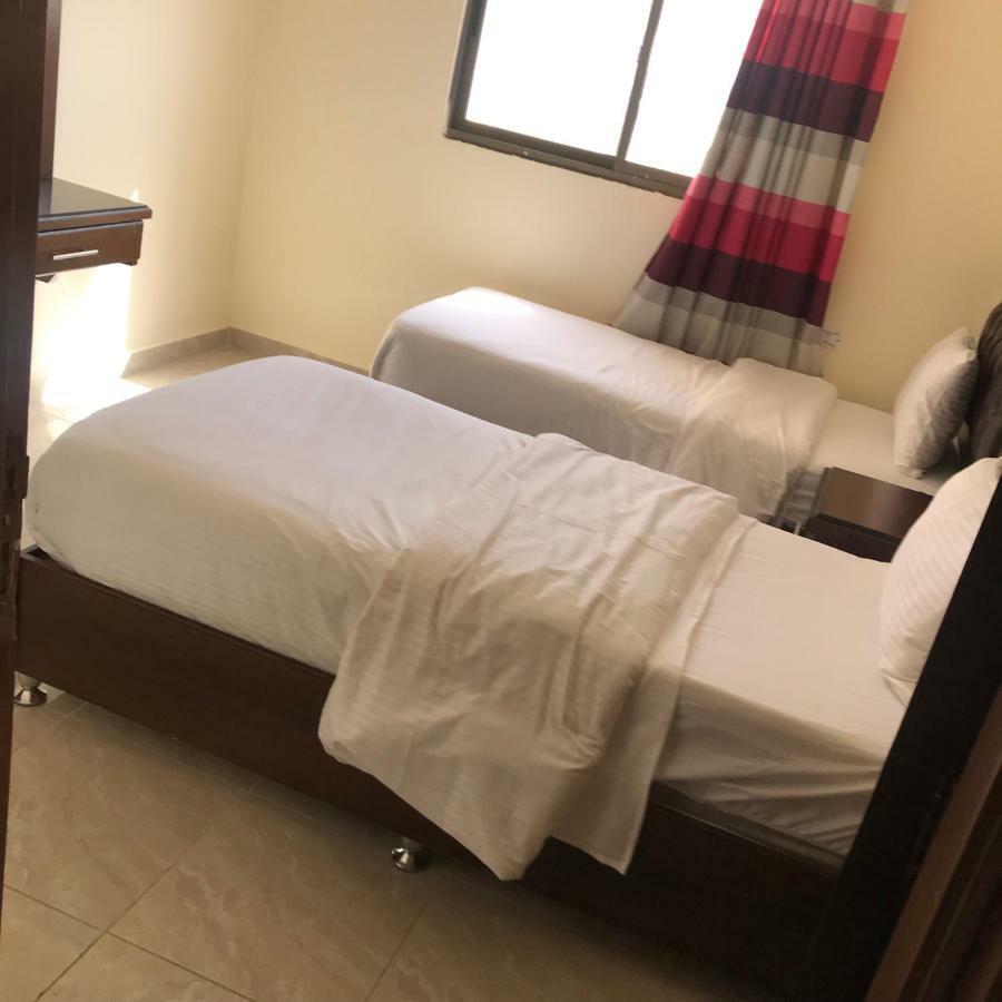 Petra Visitors Hotel 와디무사 외부 사진